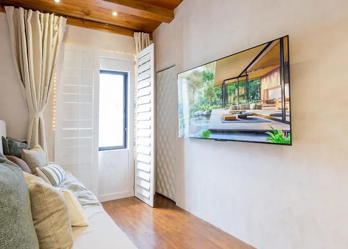 Cozy Style 48 Sqm 500mbps Apartment